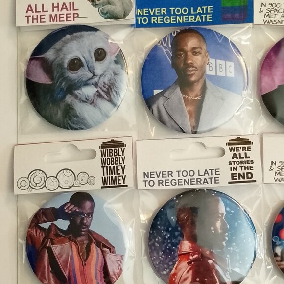 8 BIG BUTTONS! The 15th DOCTOR WHO, 2 1/4" / 58mm BUTTONS, Ncuti Gatwa - Picture 5 of 10